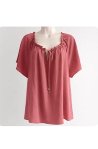 Image 1 of New Sz 18/20 Avenue Top #699*8