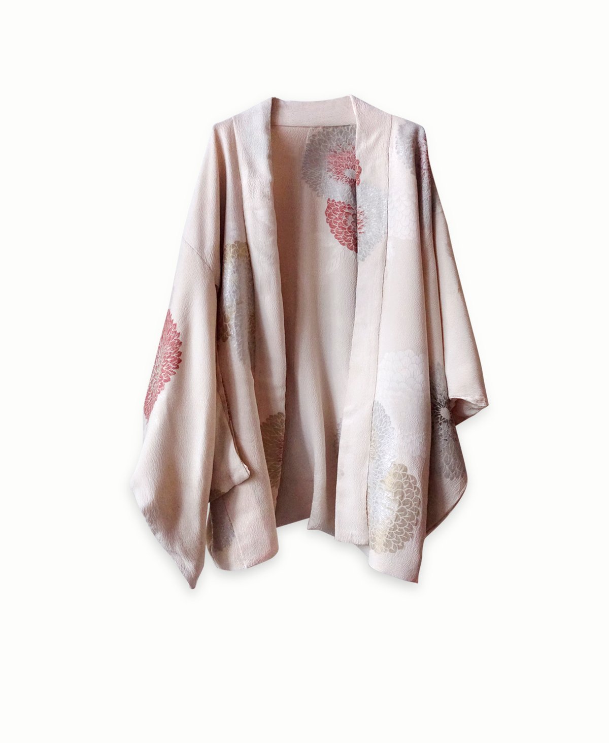 Image of Pudderfarvet kimono af silke m. Krysantemums