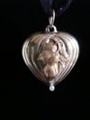VICTORIAN 15CT HIGH CARAT SEED PEARL HEART MEMORIAL PUFF PENDANT LOCKET 3.5g