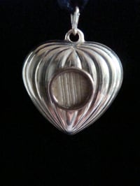 Image 3 of VICTORIAN 15CT HIGH CARAT SEED PEARL HEART MEMORIAL PUFF PENDANT LOCKET 3.5g