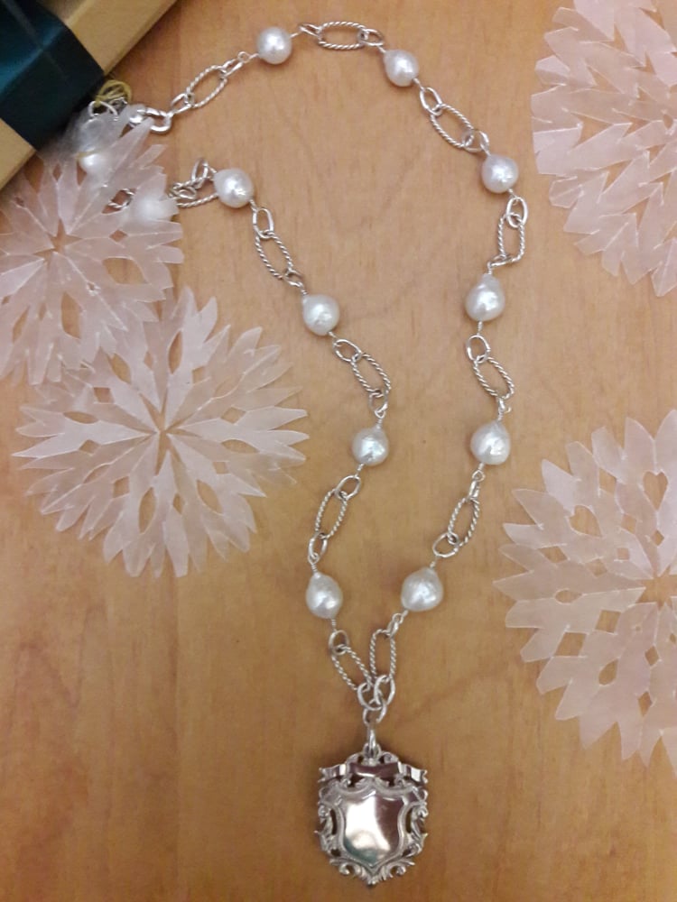 Image of Silver Pearls with Shiny Fob 6AO