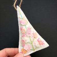 Image 2 of PDF pattern for hand embroidered and appliquéd felt tree ornament
