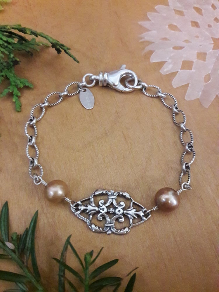 Image of Filigree Link & Pearl Bracelet 4UJ
