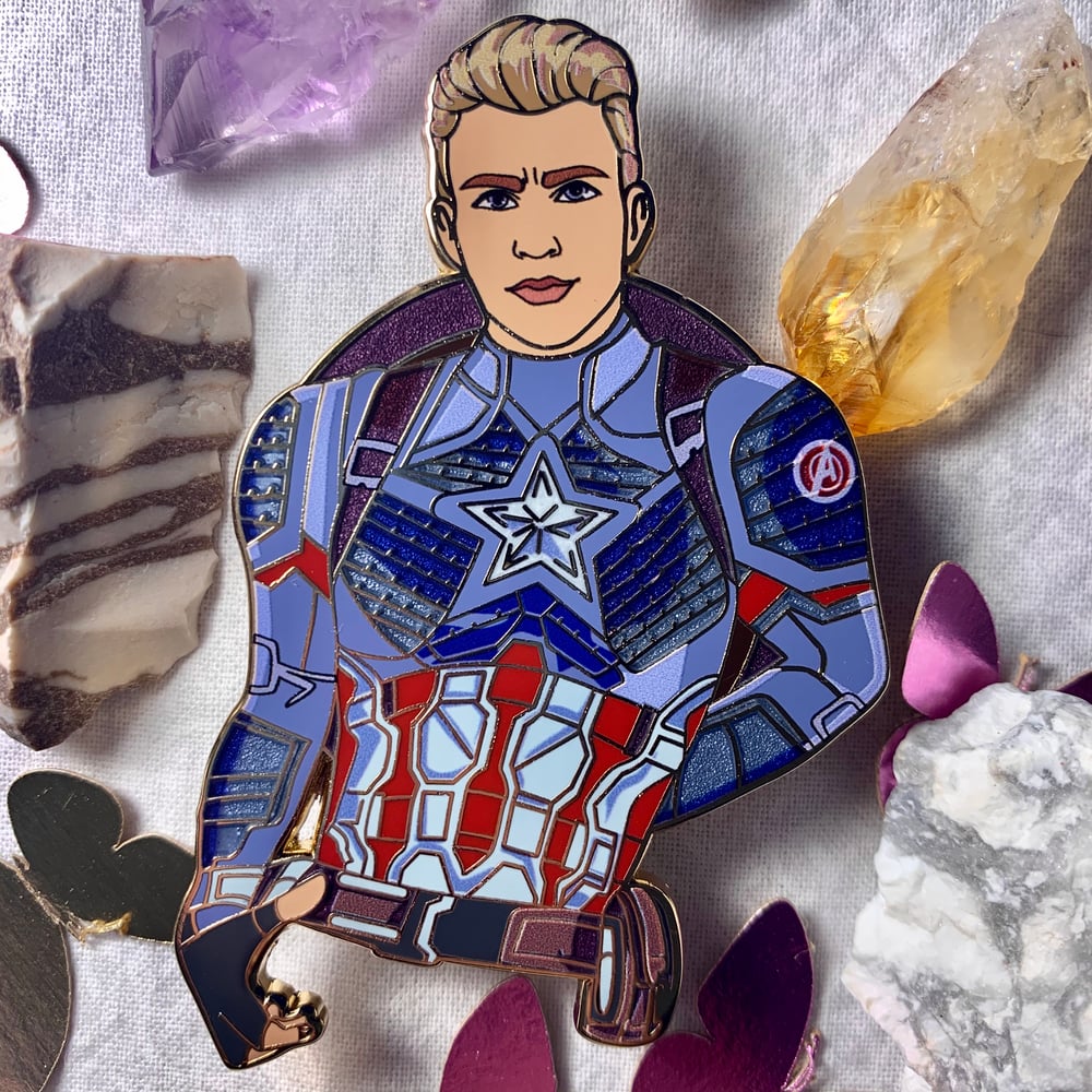 Blonde Captain Pin
