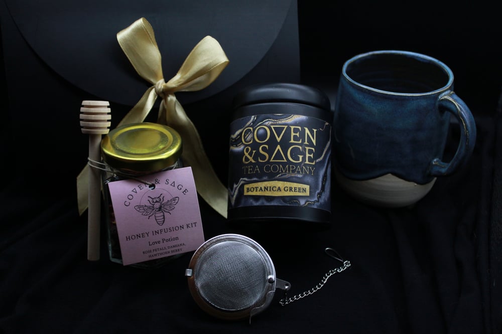 Image of Reign of the Roses - Tea Gift Box