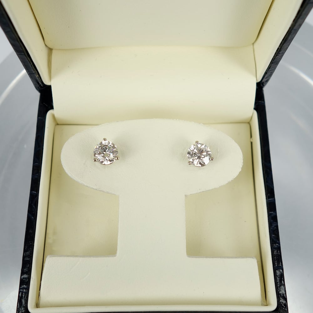 Image of Large diamond stud earrings set with 2 diamonds = 2ct GSI2. Pj5856