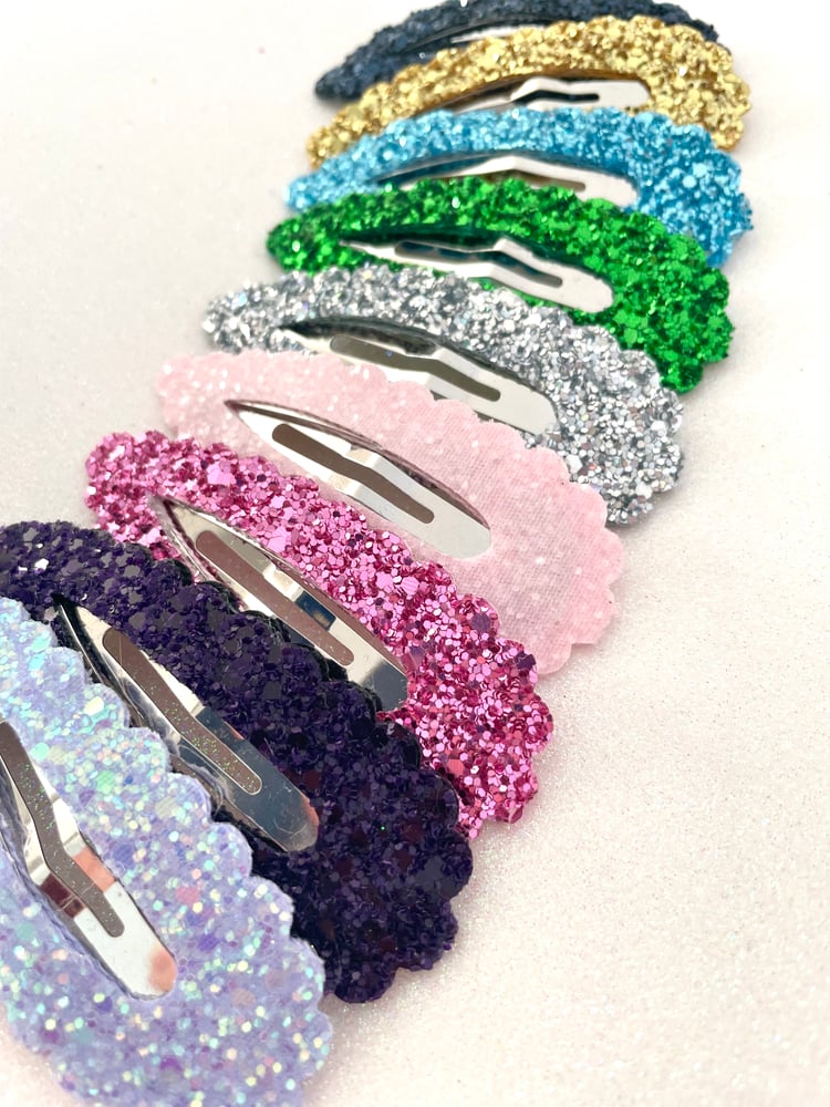 Image of 7cm glitter snap clips