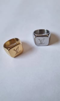 Image 2 of LV square signet ring