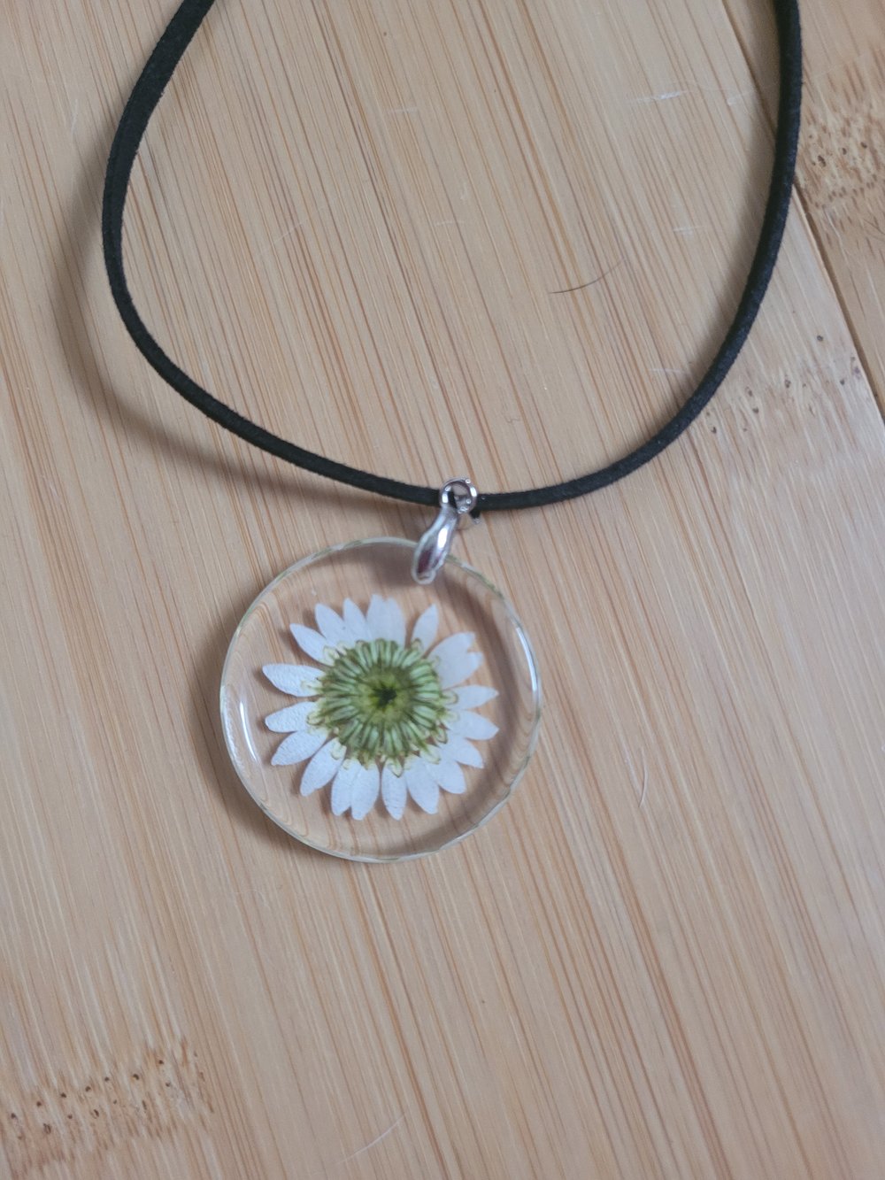 Image of Pressed White Daisy Flower Necklace 