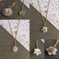 NECKLACE - FLORAL