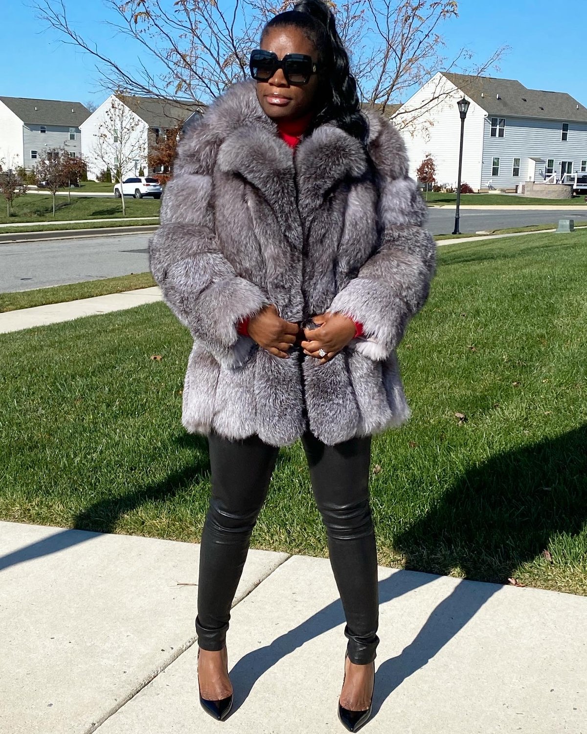 Grey faux 2025 fur coat outfit