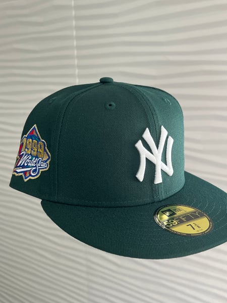 Image of 1999 New York Yankees Fitted Hats