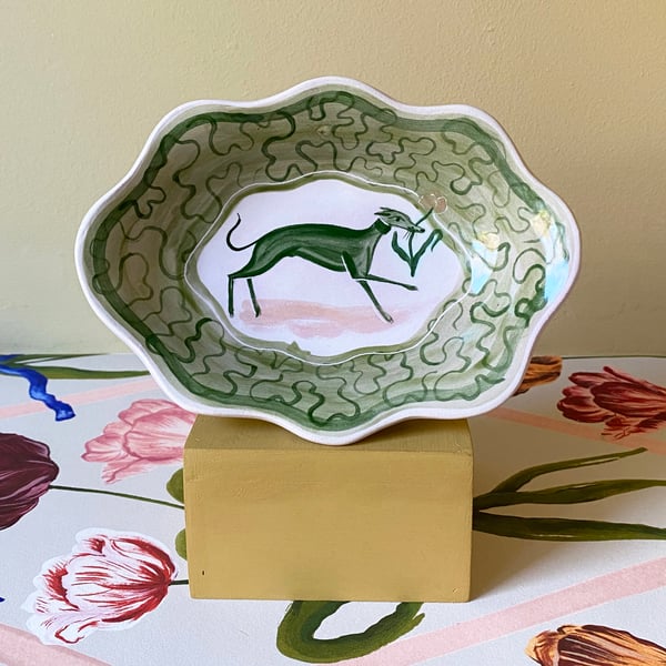Image of Small wavy dish - Whippet with Tulip