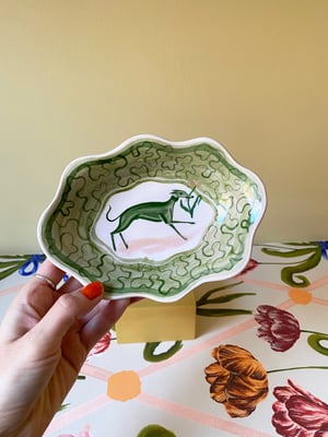Image of Small wavy dish - Whippet with Tulip