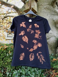 Image 1 of Leaf print top in sizes 6-26