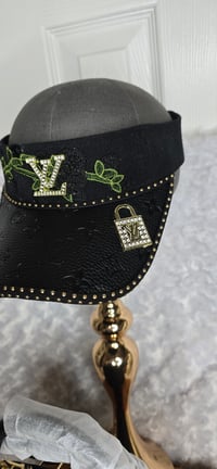 Image 3 of 25 Black alma with visor