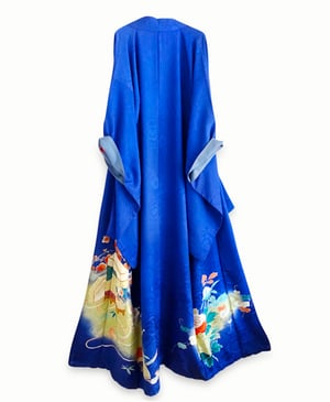 Image of Cobolt blå silke kimono med kirsebærblomster