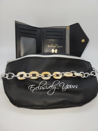 Image 5 of EY Signature Wallet