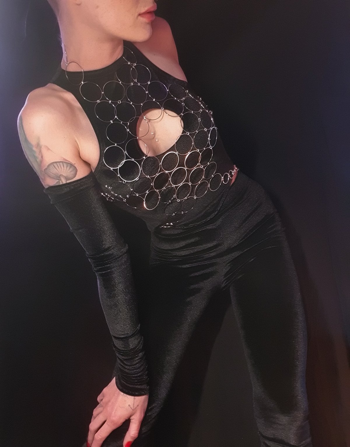 Image of Cut-Out Velvet TOP (with  sleeves)