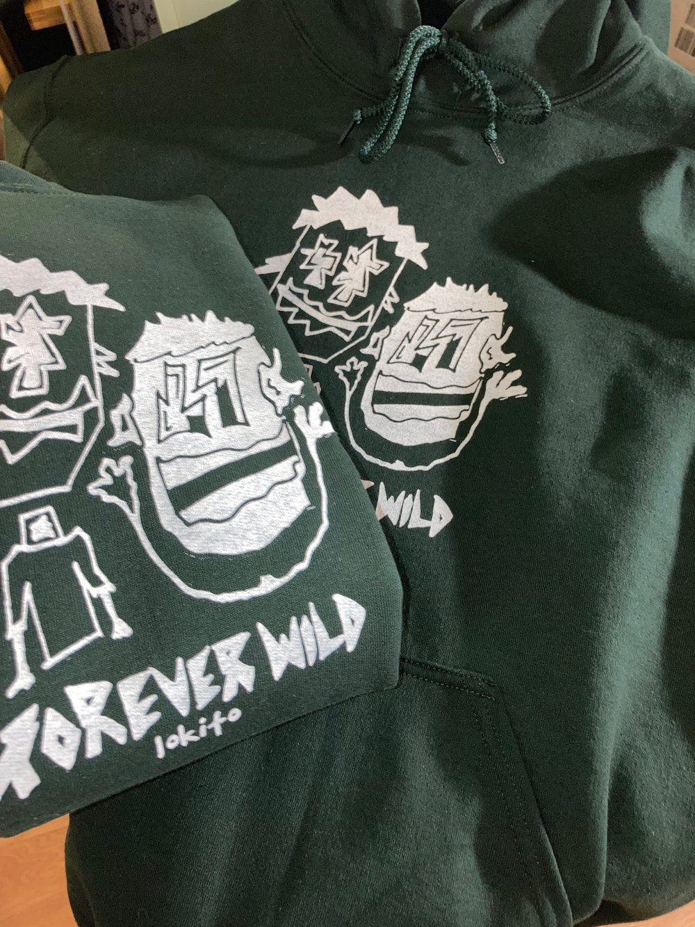 forever wild (forest green/white)