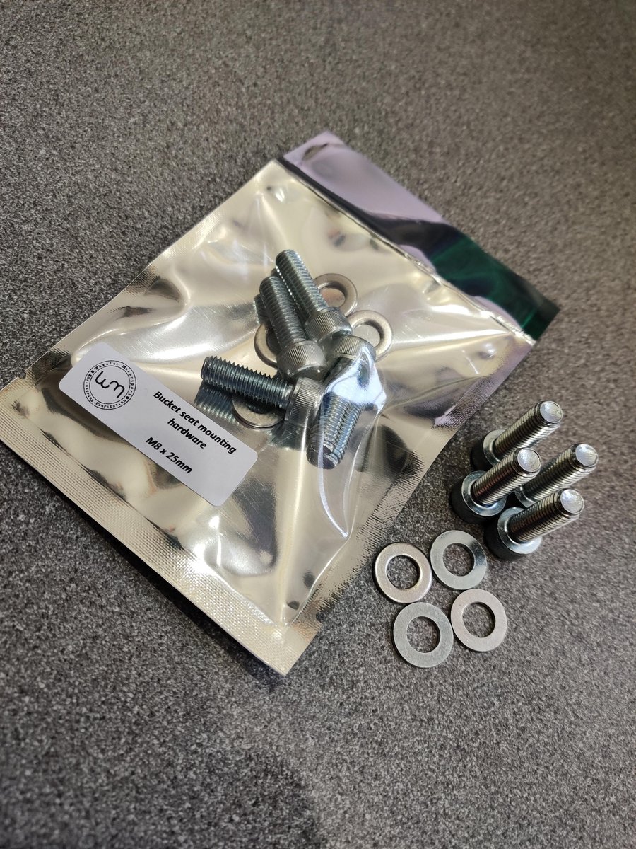 Fitting clearance bucket seats