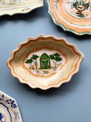 Image of The Shell Museum - Romantic Bowl