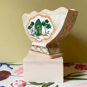 Image of The Shell Museum - Romantic Vase