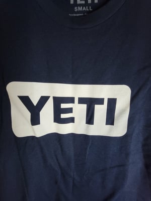 Mens Yeti Logo Badge Tee Size Small NWT