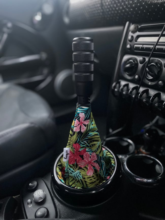 Palm trees & flowers