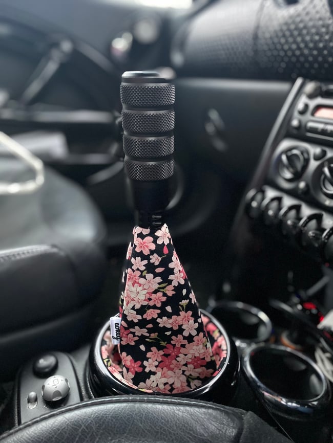 Black & pink flowers