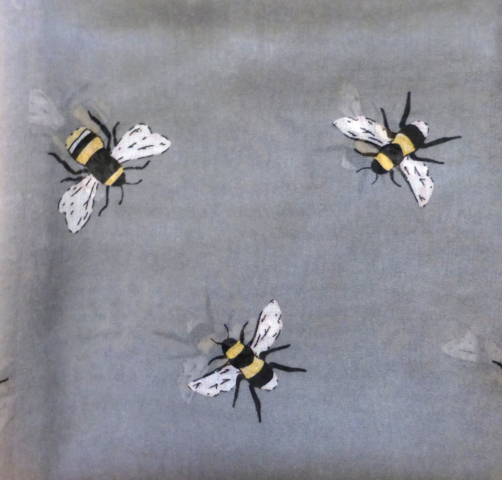 Image of Bee Scarf - Grey