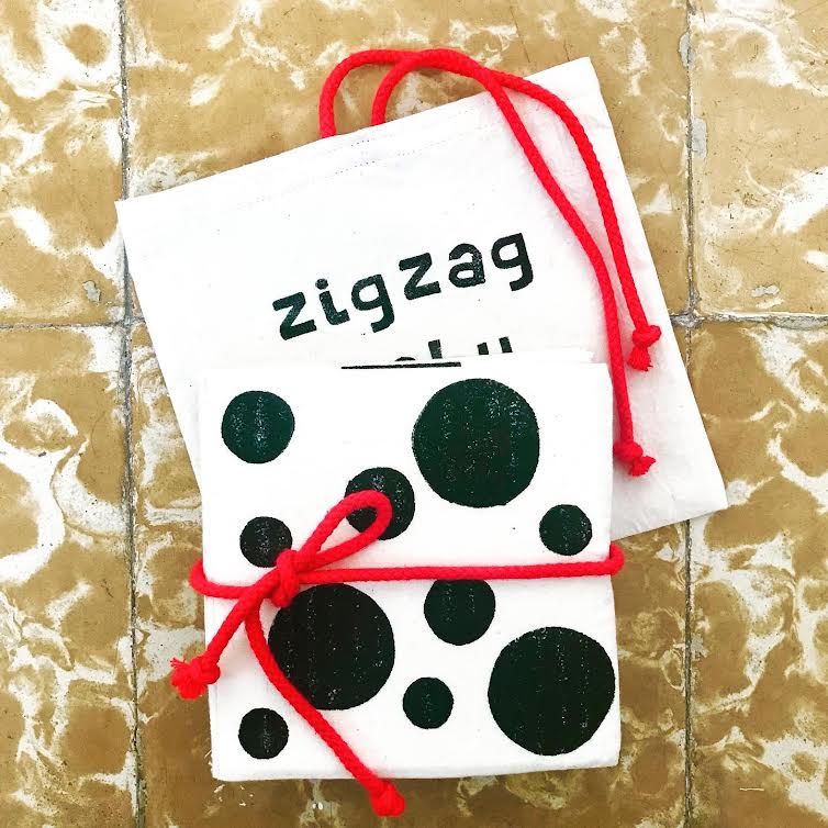 Image of Zigzag Black & White Baby Book