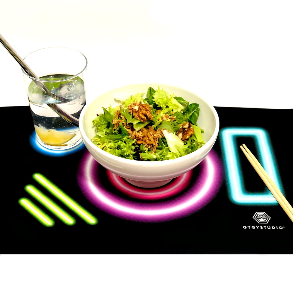 INDIVIDUAL PRINTED NEON TABLECLOTH
