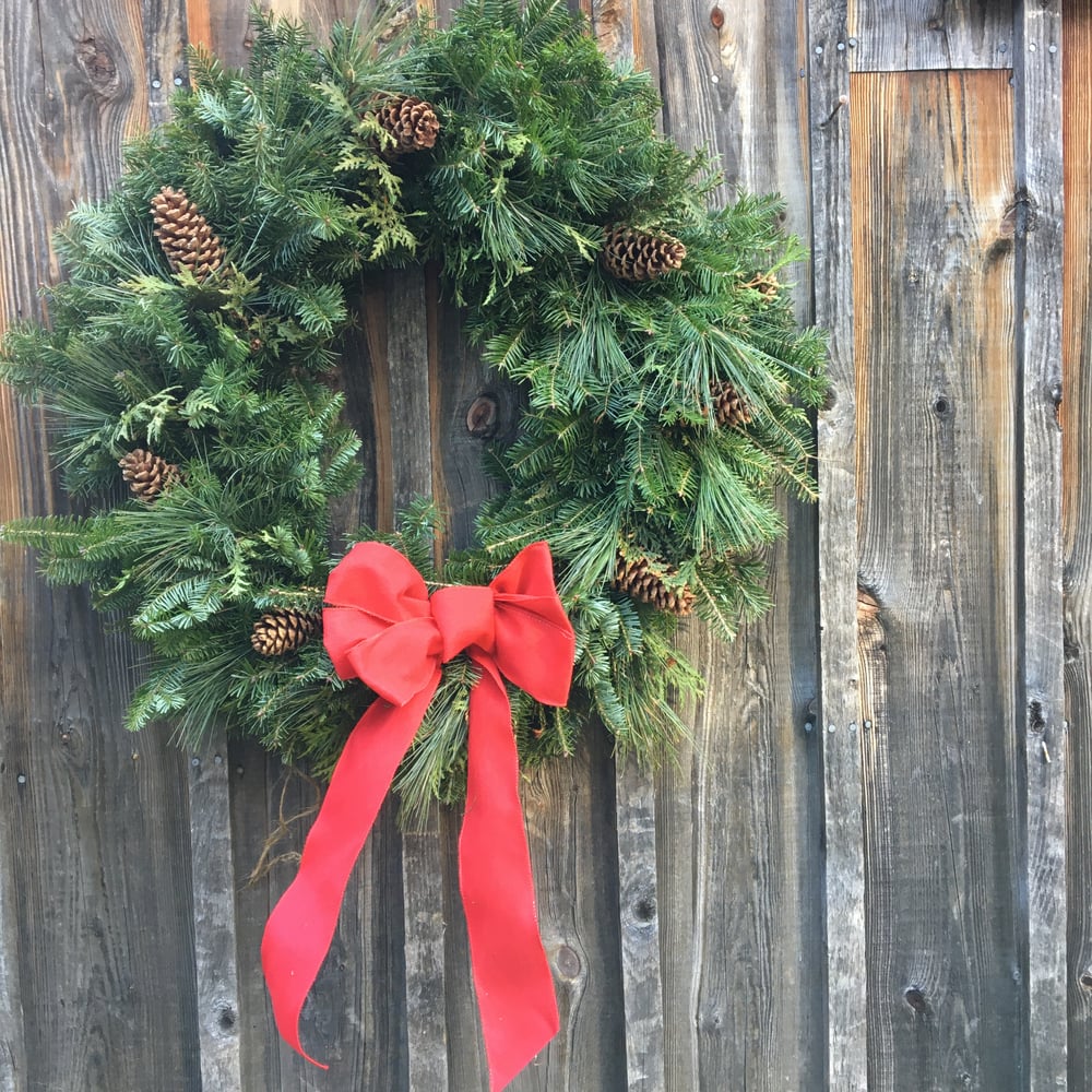 Image of 22"-24" Classic Holiday Wreath