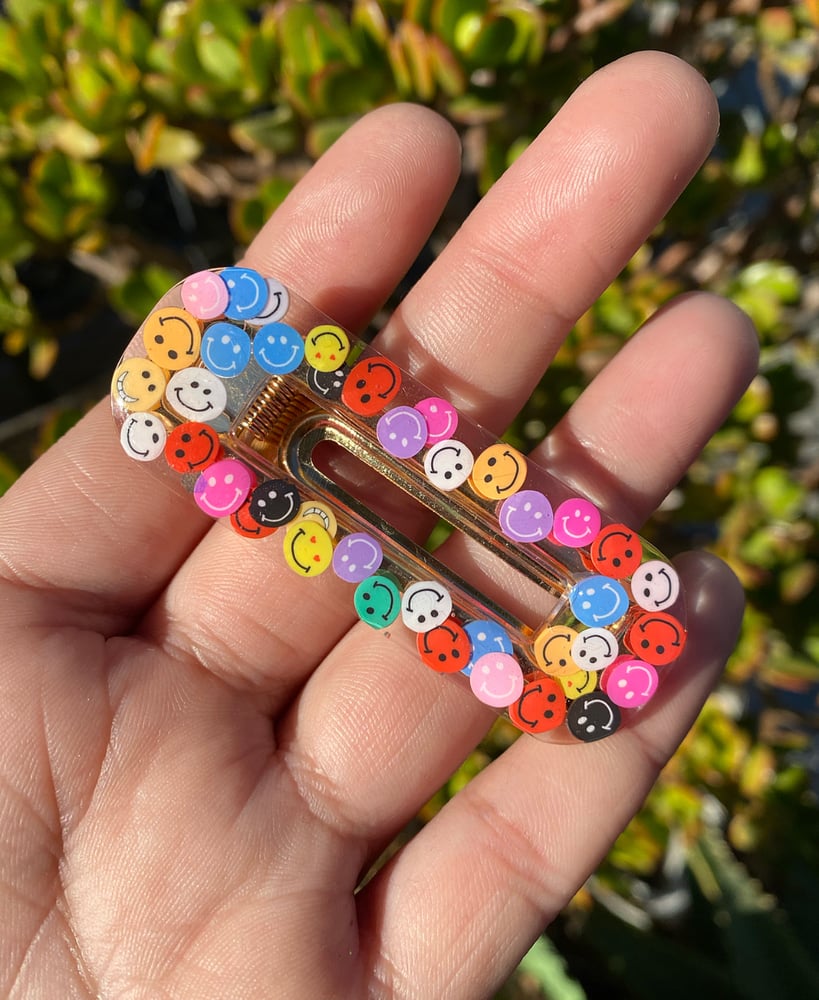 Image of Smiley Face Resin Hair Clip