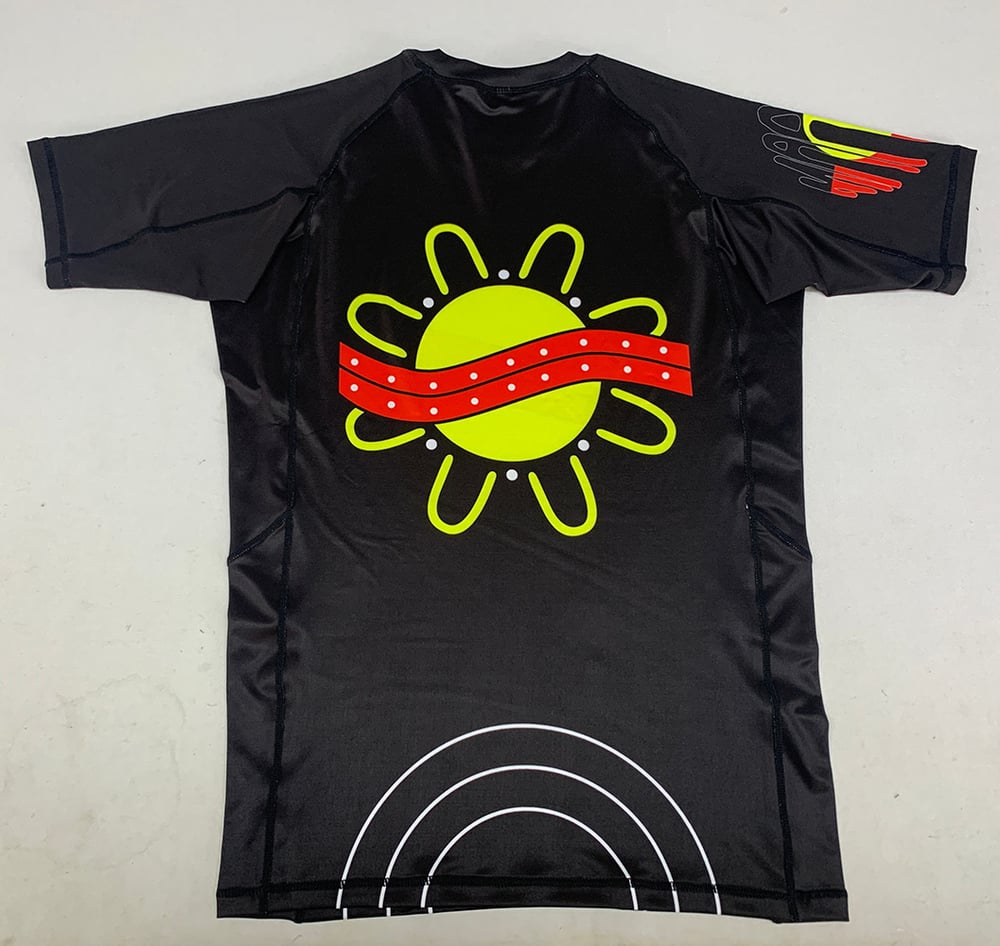 MAAYUL [-o-] youth rash guard 