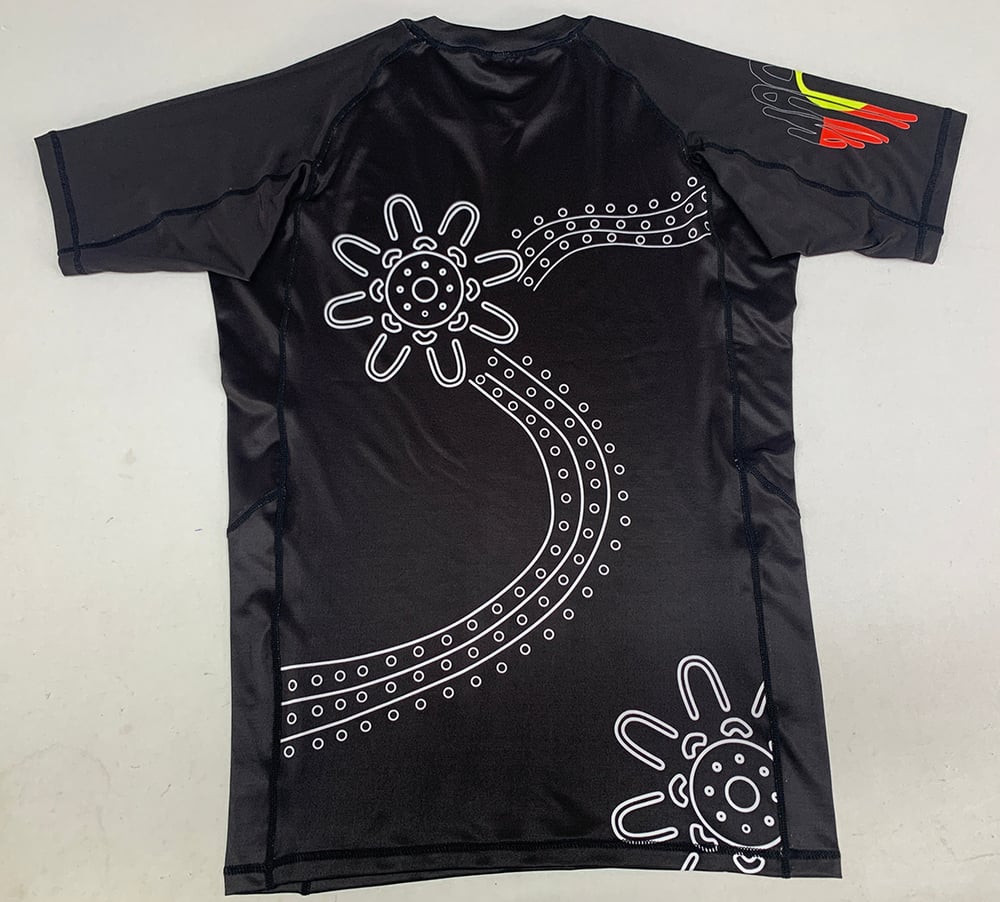 MAAYUL meeting place youth rash guard