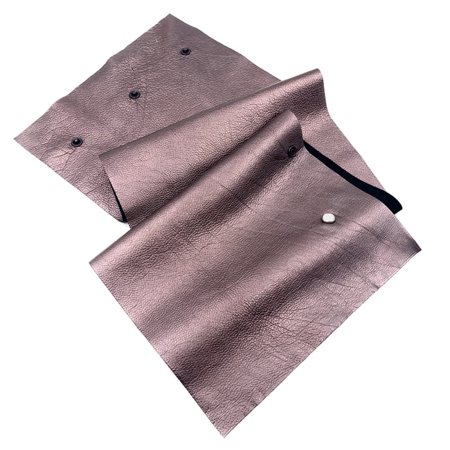 Supple leather scarf