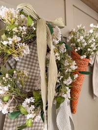 Image 2 of White Ditsy Floral Wreath