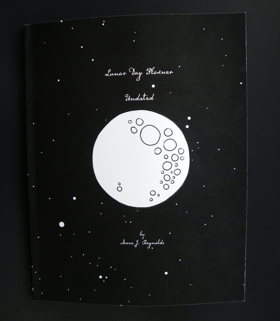 Image of Lunar Day Planner: Undated 9x12"