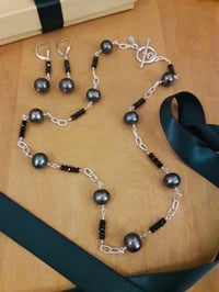 Image 1 of Gunmetal Gray Pearls with Black Onyx 4VR