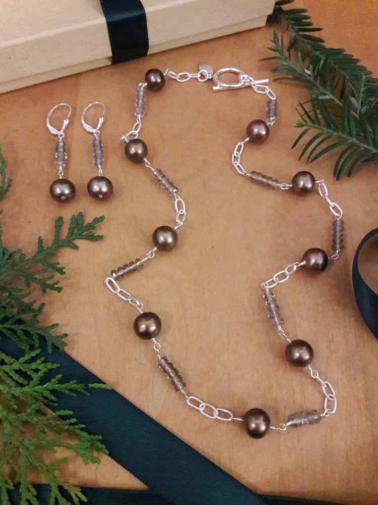 Image of Chocolate Pearls with Smoky Topaz Roundels 4VP