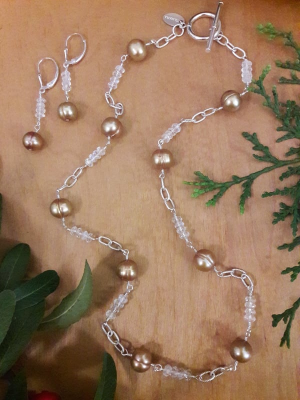 Image of Taupe Pearl Necklace with Rainbow Moonstones 4VN