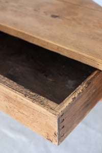 Image 3 of Table basse en bois patiné