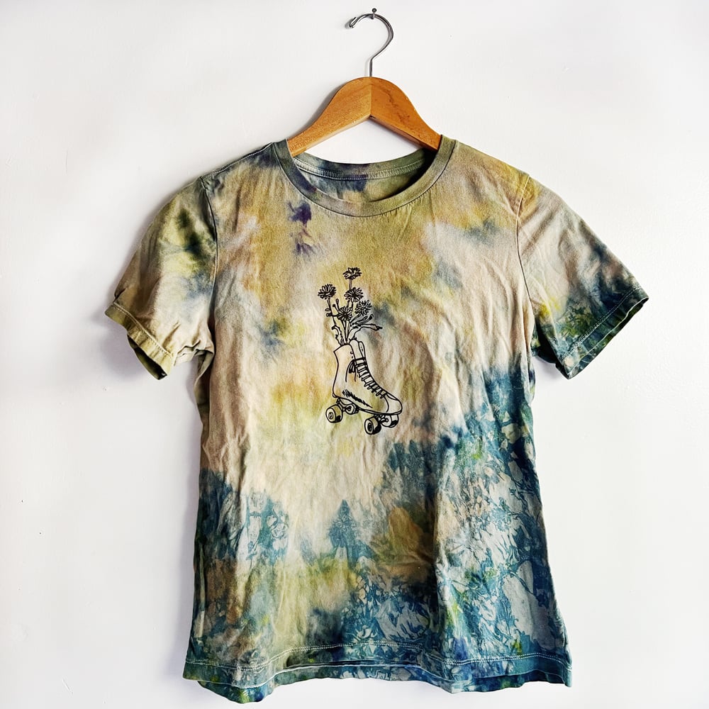 Image of ROLLER SKATE FLOWER WOMAN'S TEE / COLLAB WITH COAST MODERN - HAND DYED