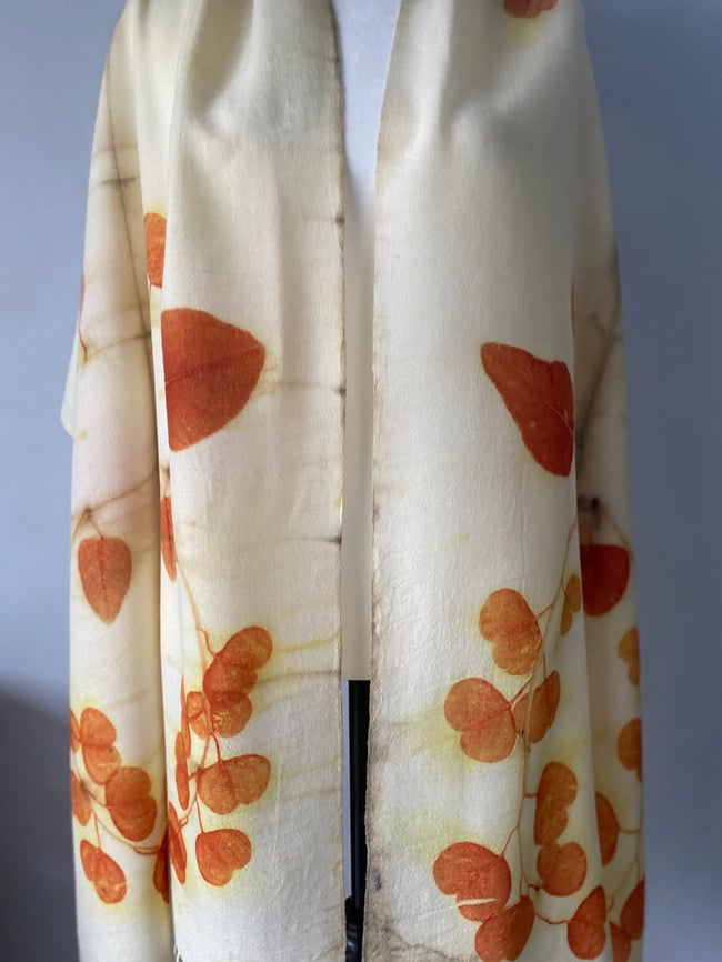 Eucalyptus leaves woven merino scarf