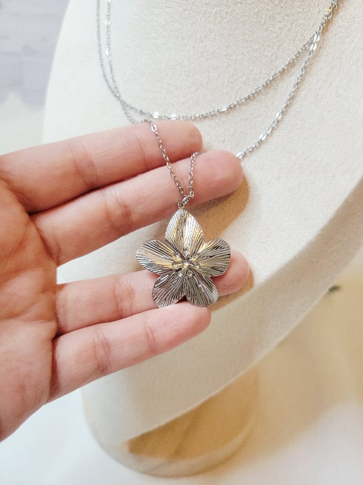 Image of Flor Necklace 