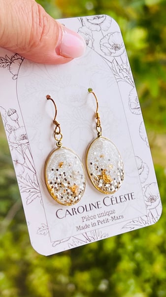 Image of Boucles d’oreilles paillettes or et nacre blanche 