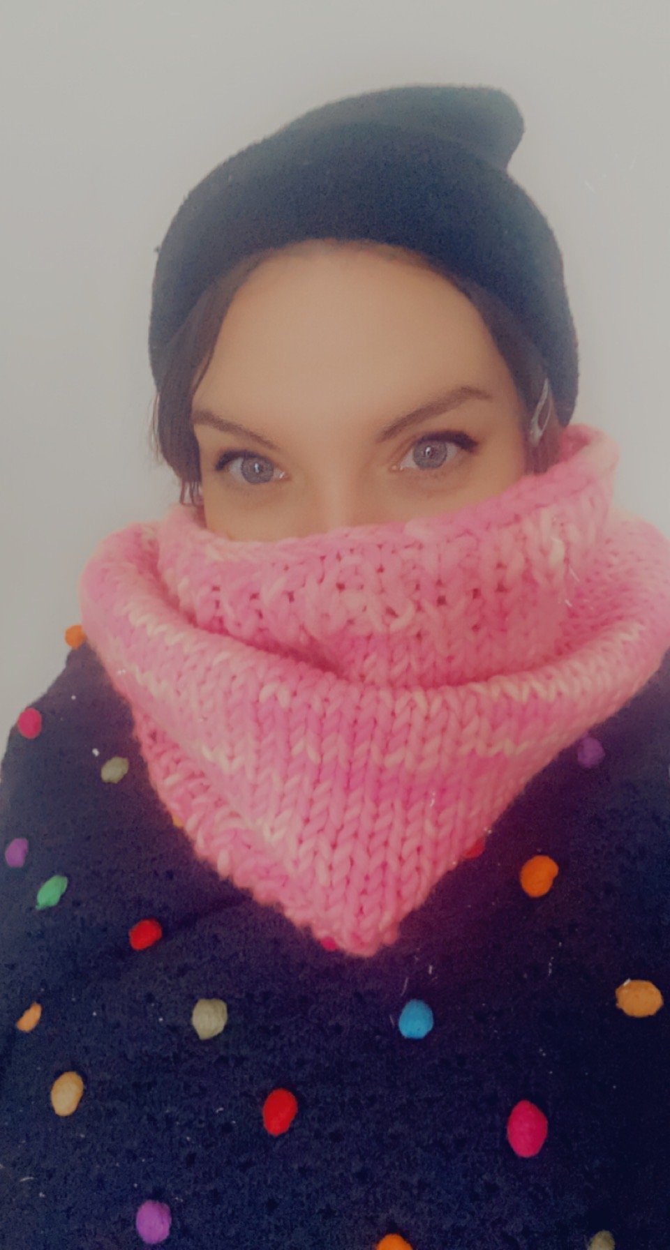 Image of chunky pink cowl