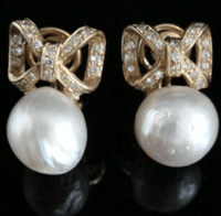 Image 3 of SUBSTANTIAL1970s 18CT YG 11.5MM BAROQUE CULTURED PEARL DIAMOND BOW CLIP EARRINGS